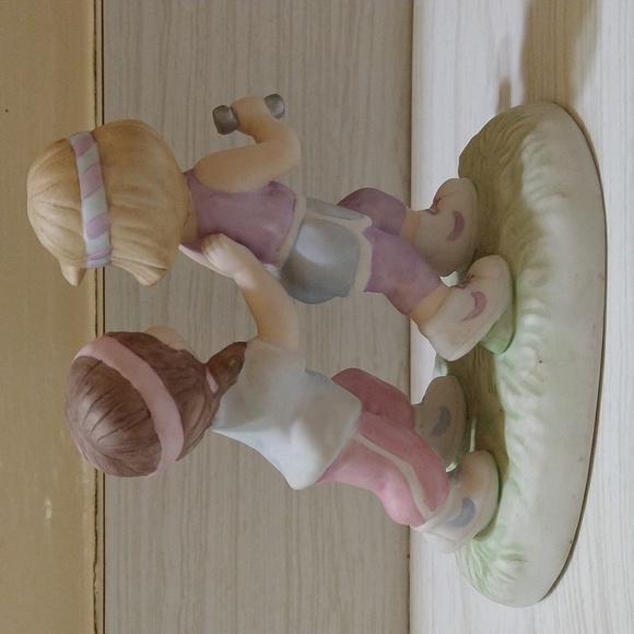 Vintage 1992 Enesco Sisters & Best Friends Figurine - Picture 3 of 4